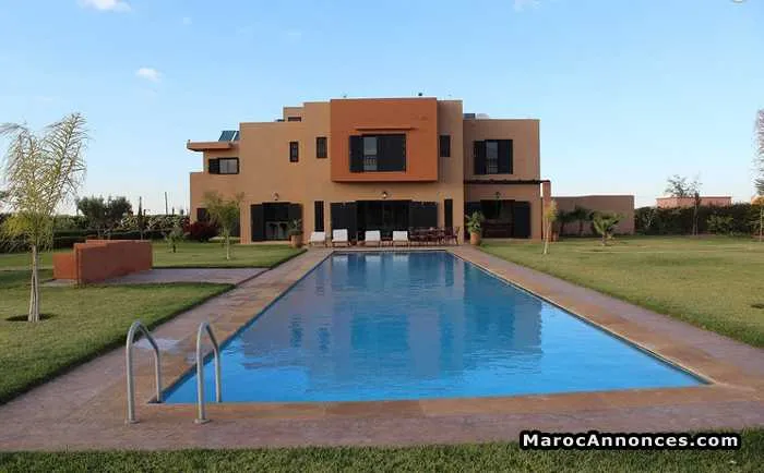 Villa  de 550m² sur route de tamsloht - مراكش
