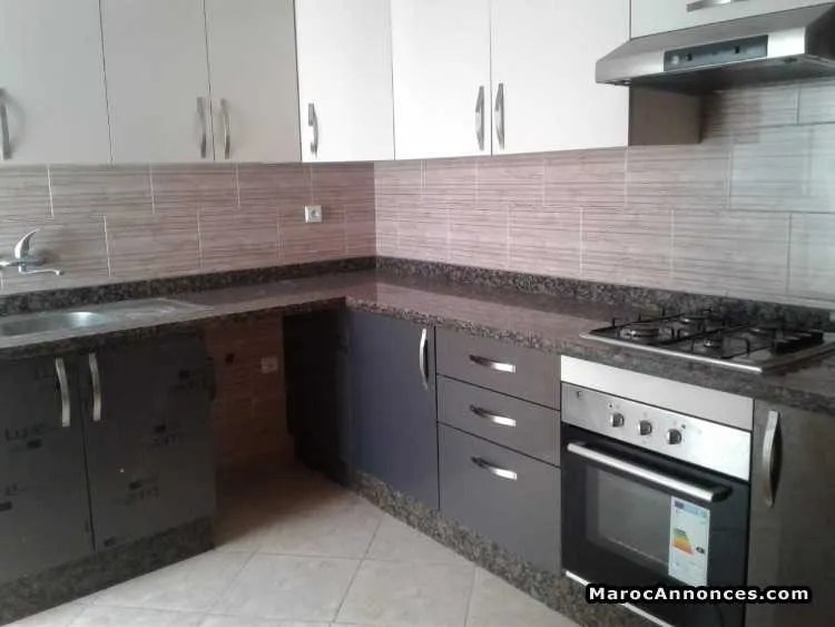 Appartement vide à louer à kénitra de 2 chambres - القنيطرة (2)