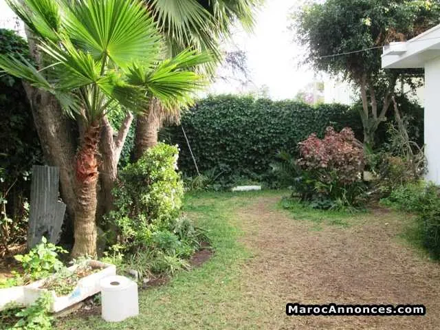 Villa de 400m² à la location sur c.i.l - الدار البيضاء (2)