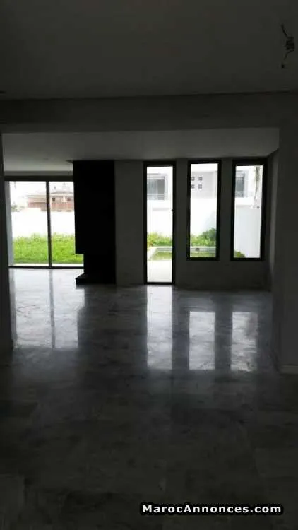 Villa de 587m² à bouskoura - الدار البيضاء (3)