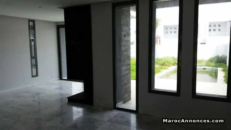 Villa de 587m² à bouskoura - الدار البيضاء (2)