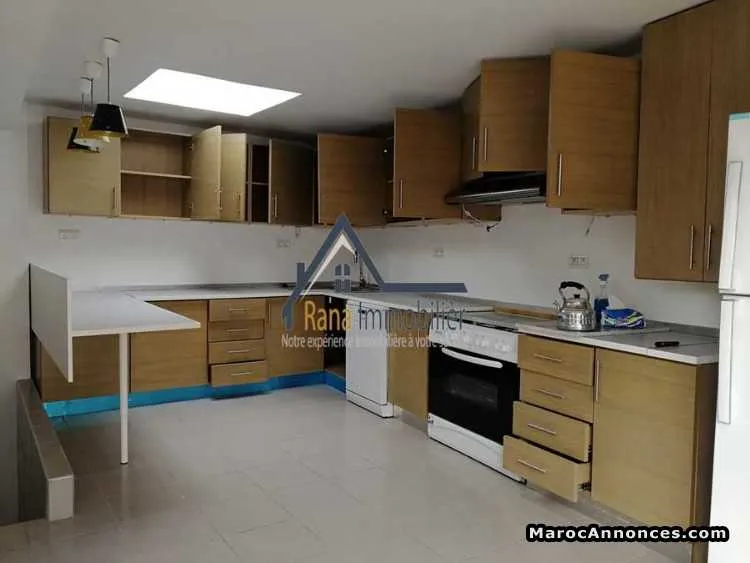 Jolie villa neuve de 3 niveaux à souissi rabat - الرباط (2)