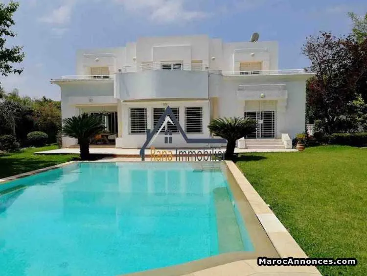 Villa de rËves magnifique meublée a louer souissi - الرباط