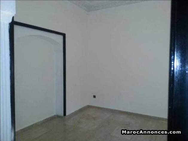 Villa vide sur la route de fes - مراكش (2)