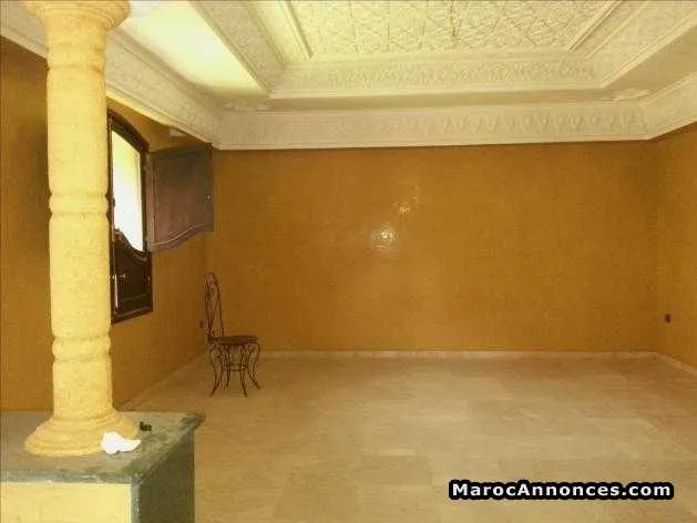 Villa vide sur la route de fes - مراكش