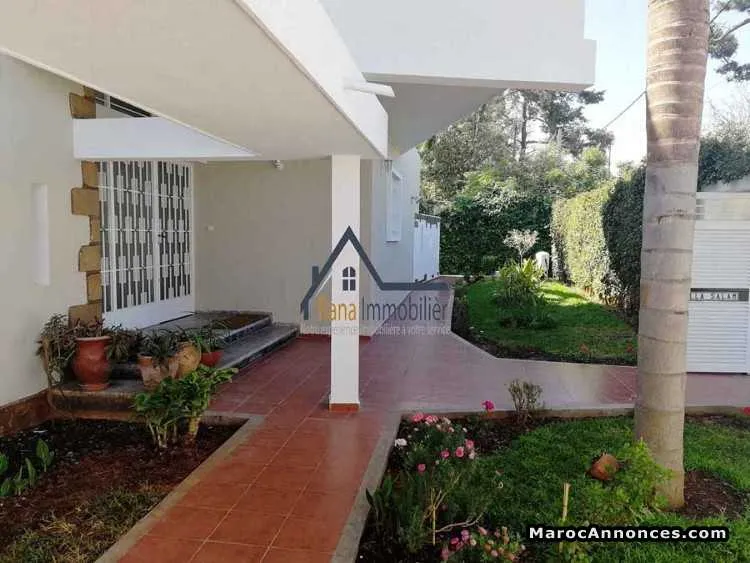 Villa sublime de 1000m² en location à souissi - الرباط (2)