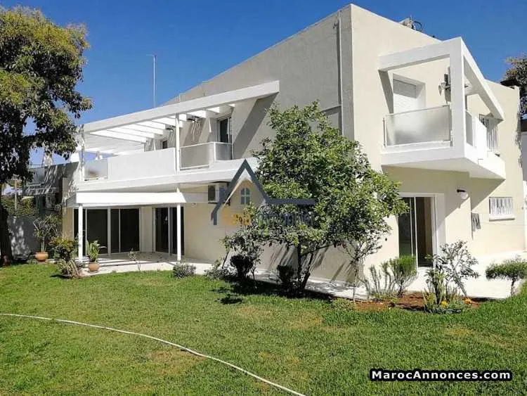 Villa sublime de 1000m² en location à souissi - الرباط