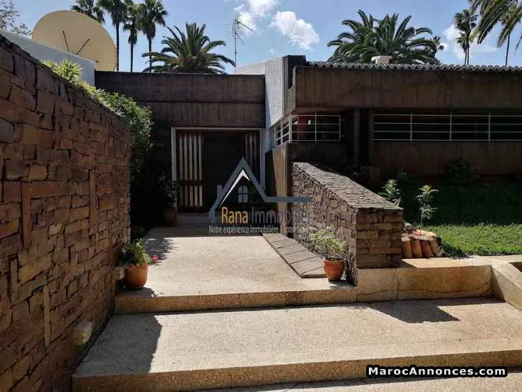 Belle villa de plain-pied à louer à souissi - الرباط (2)