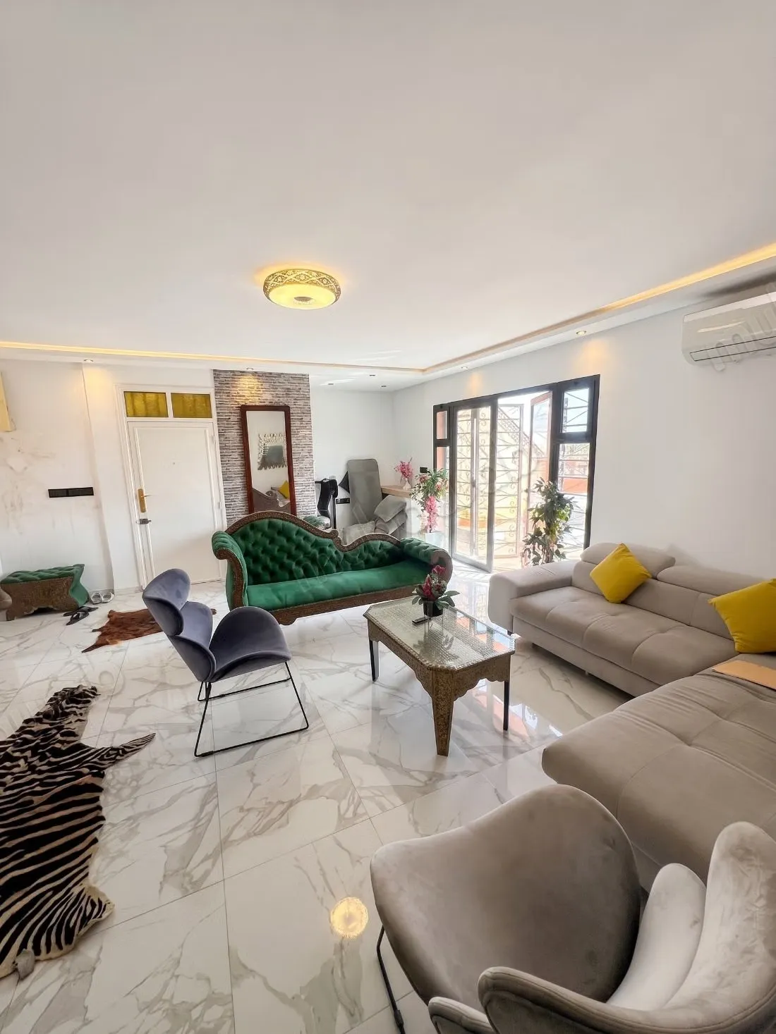 Spacieux appartement avec grande terrasse à Guéliz - مراكش