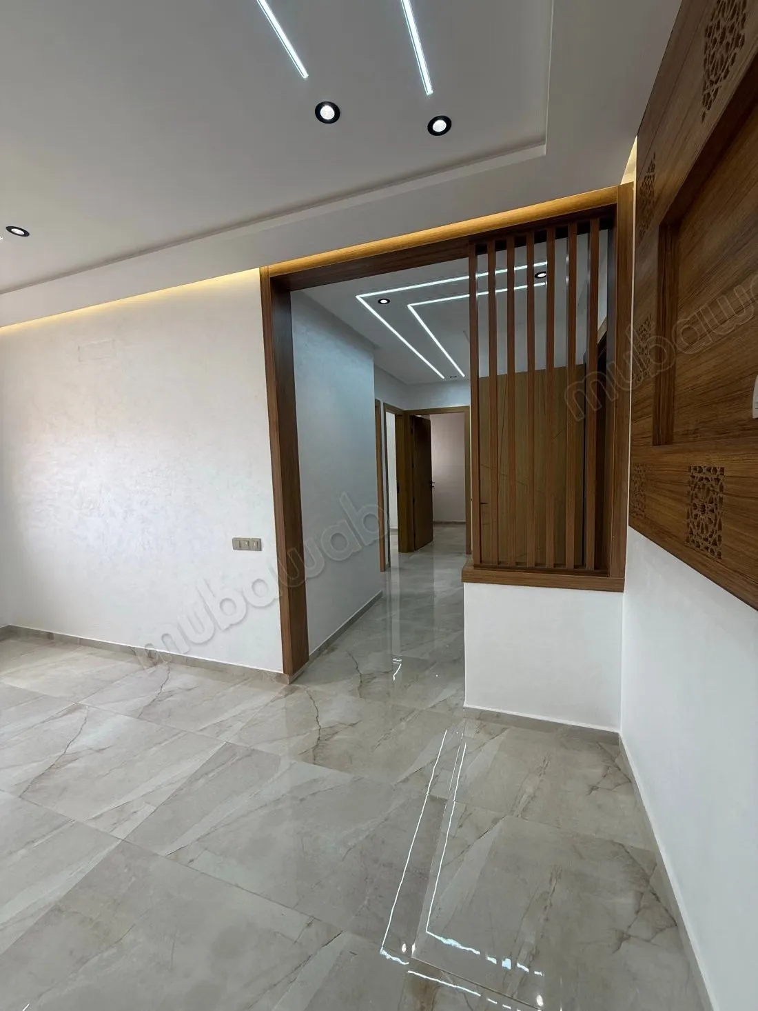 Appartement en vente à M’hamid 9.3 pièces confortables. 
Fen... - مراكش