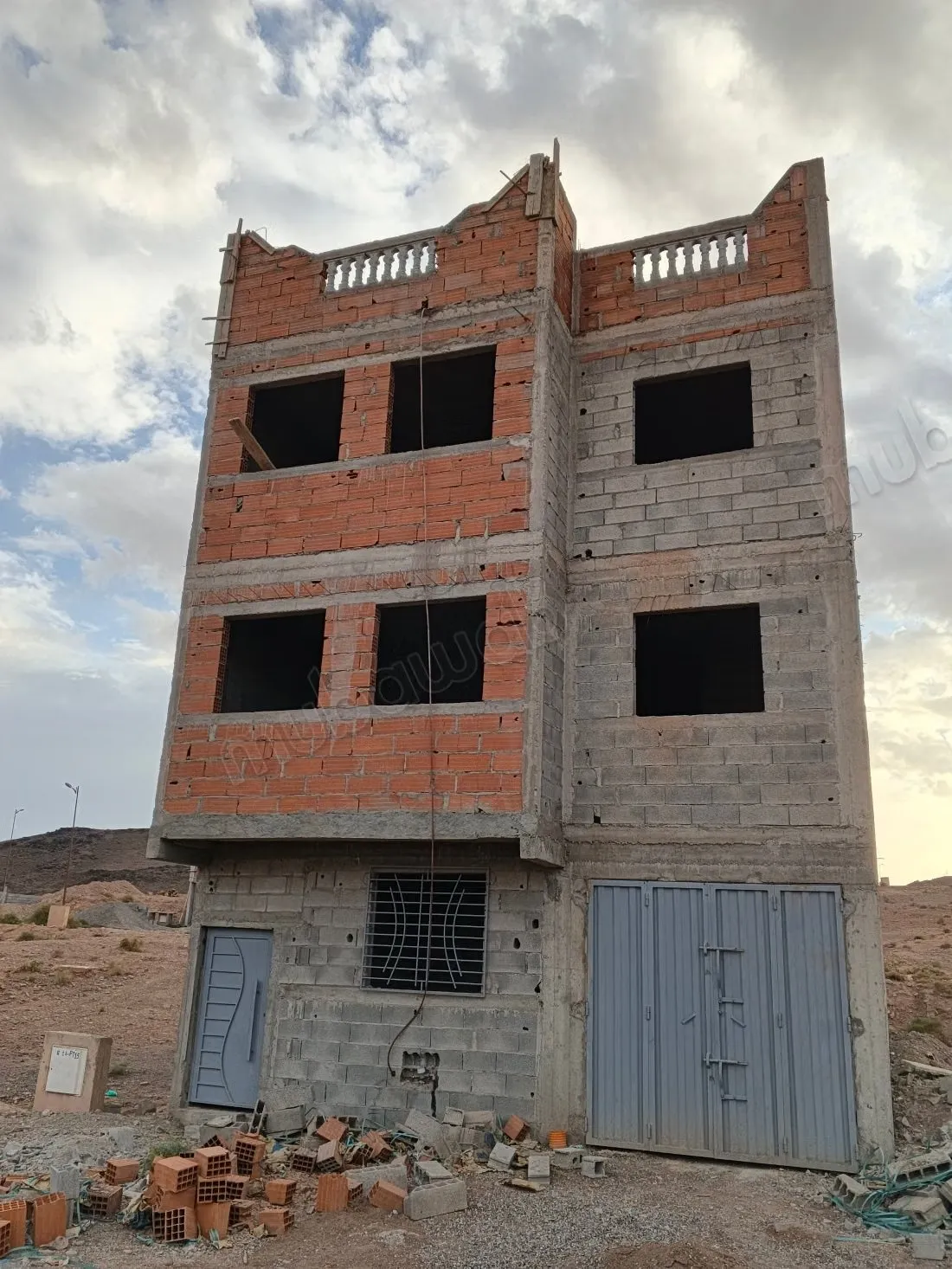 Vente d'une Maison à Ouarzazate, Quartier Al Omran, Semi-Fin... - ورزازات