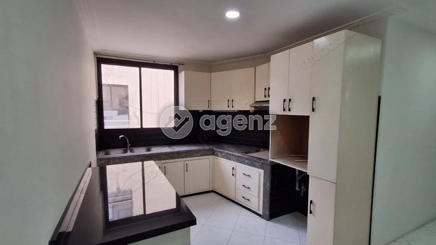 Appartement à vendre 112 m², 2 chambres 
Les Hôpitaux Casabl... - الدار البيضاء (3)