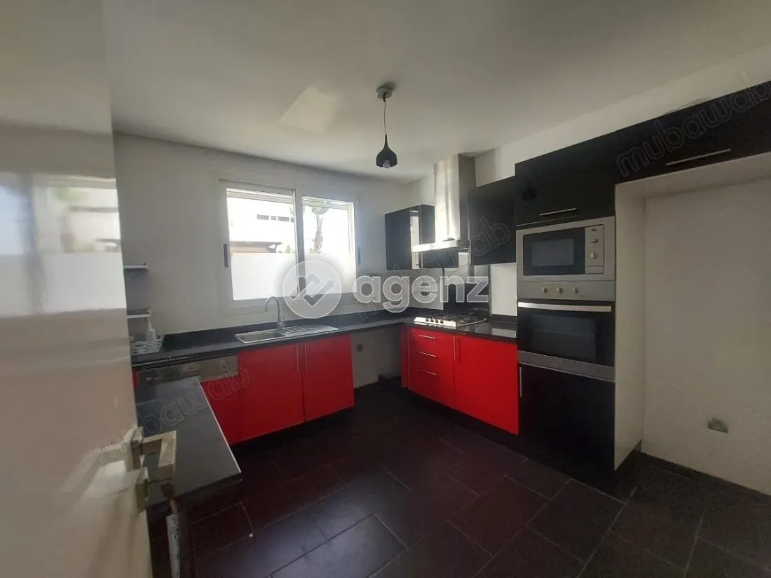 Studio à vendre 82 m² 
Ain Diab Extension 
Casablanca - الدار البيضاء (2)