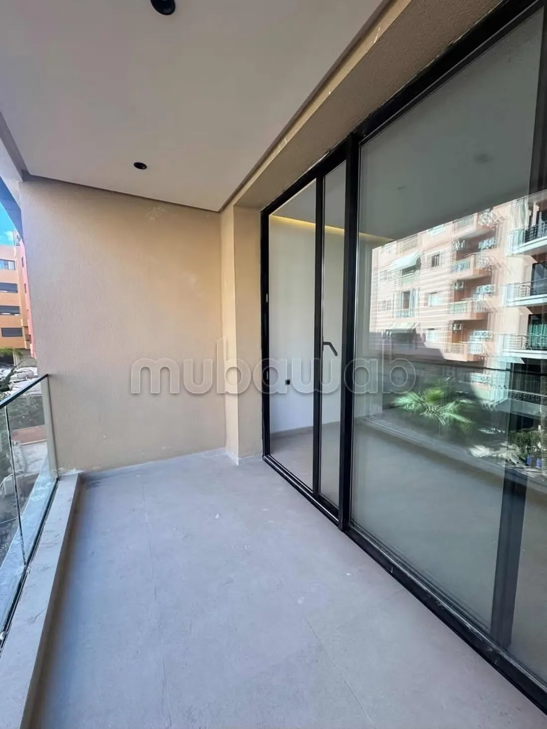 Superbe appartement au 5eme étage avec terasse - مراكش