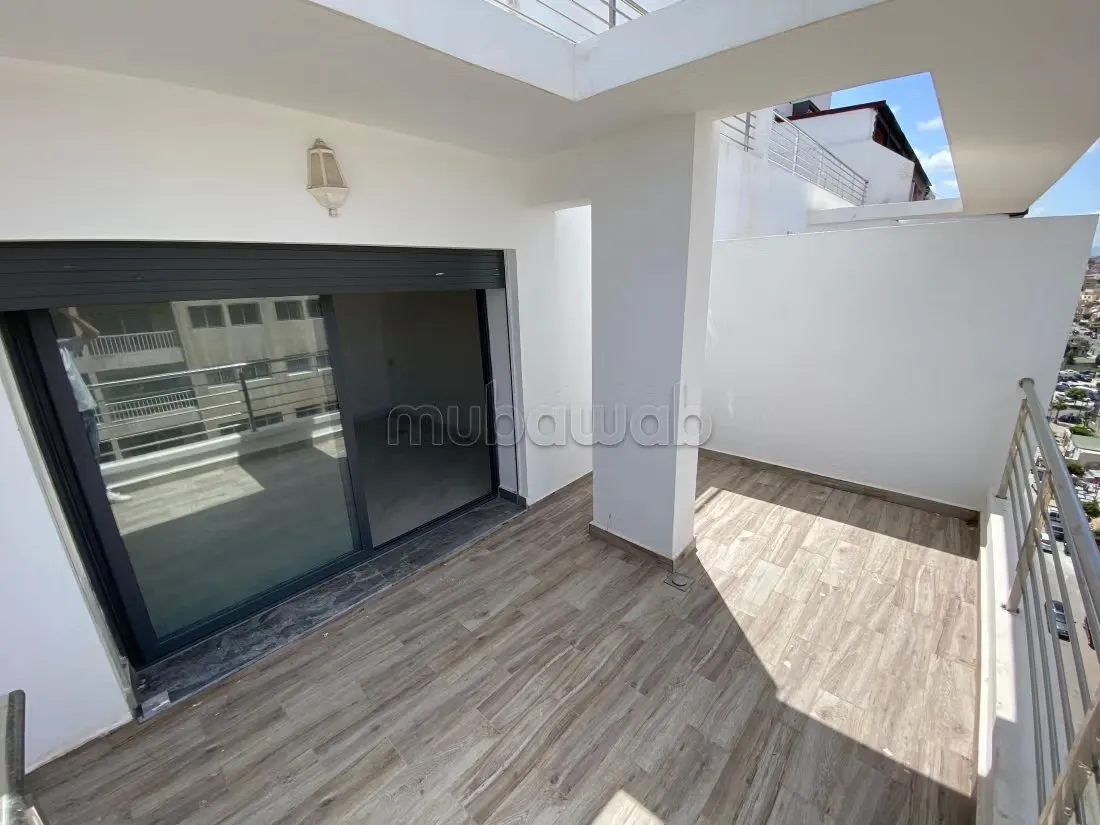 Triplex de luxe à louer en plein centre ville - طنجة (3)