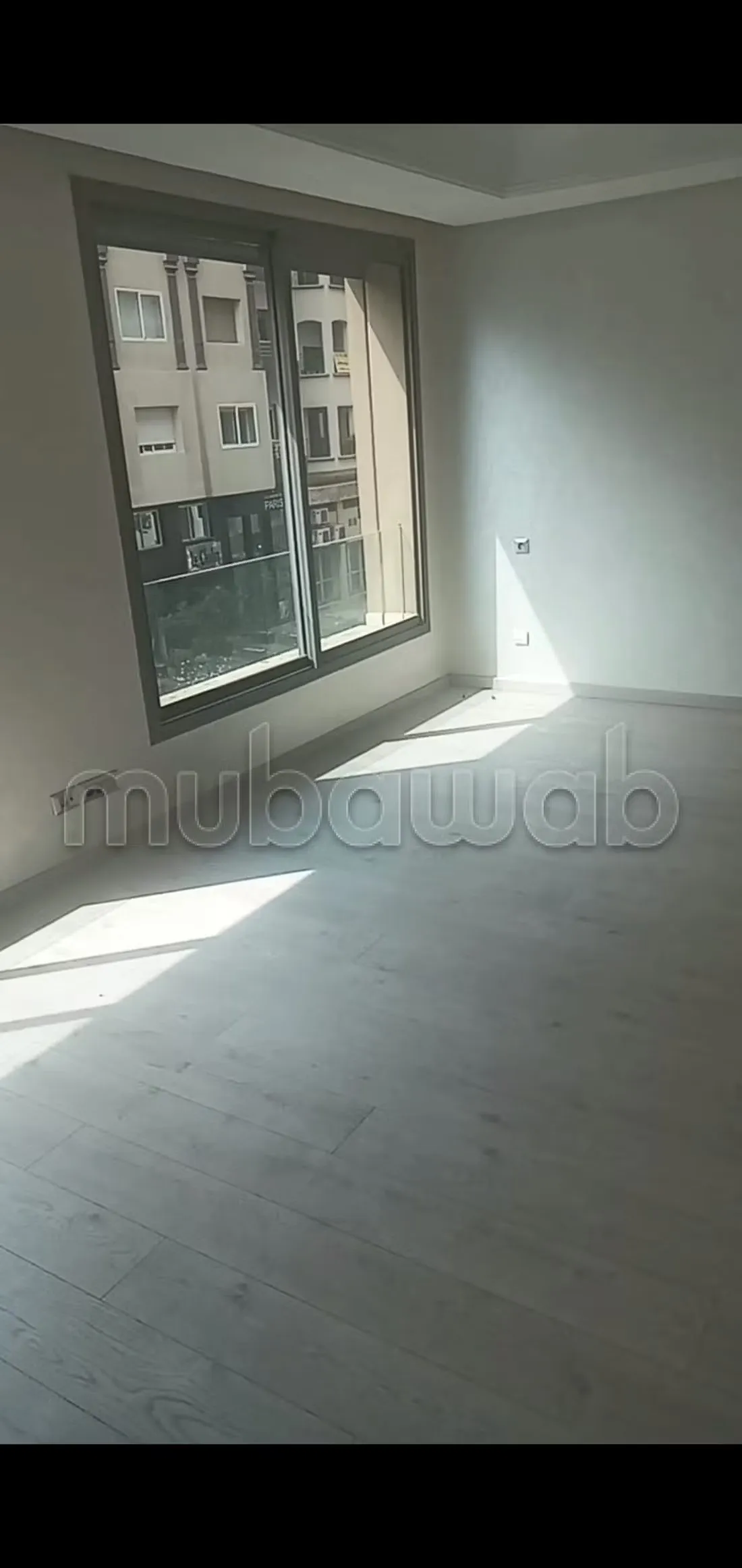 A louer un bel appartement avec 2 places au garage - الدار البيضاء (2)