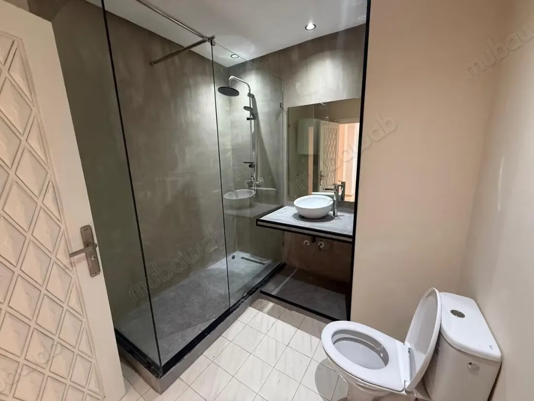 Racine – superbe appartement à louer 4 ch - الدار البيضاء (2)