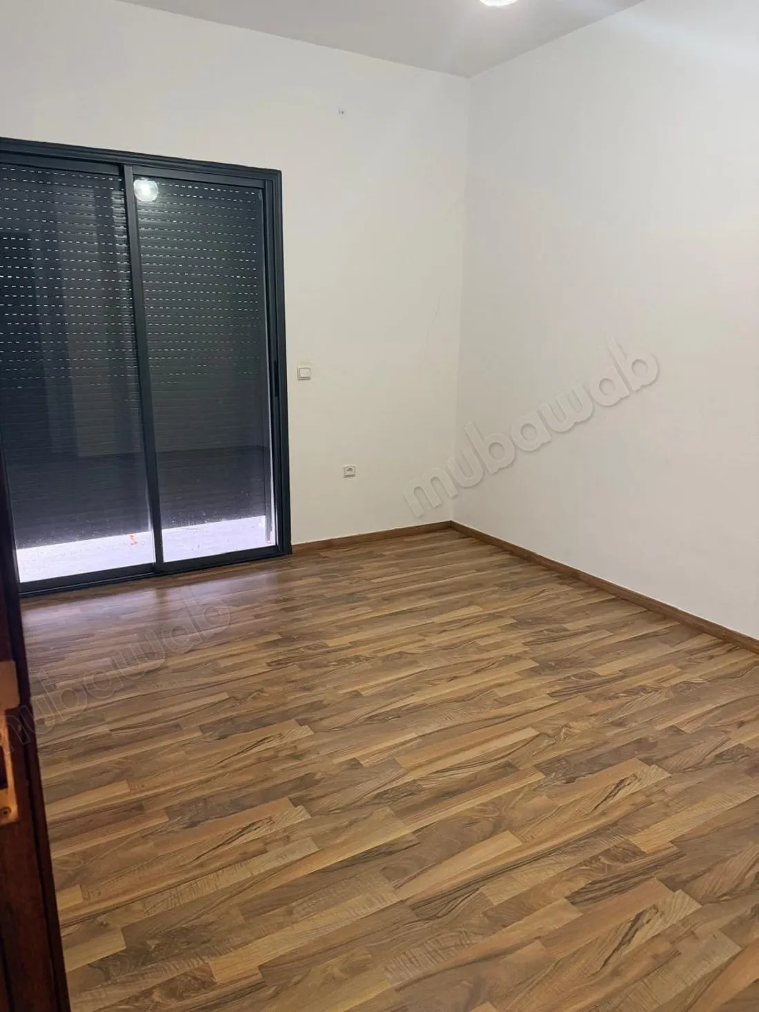Loue appt neuf, 3 ch, ascenseur, securise - دار بوعزة (3)