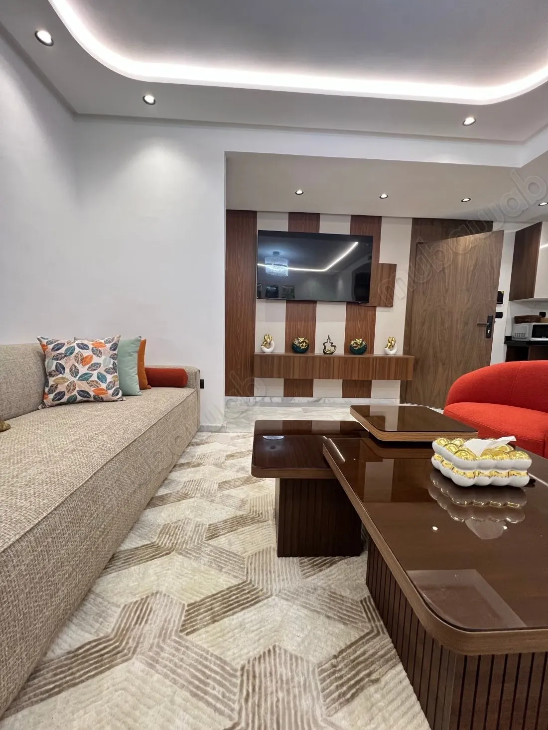 Louez cet appartement à Franceville. 
2 chambres. 
Meublé - الدار البيضاء (2)