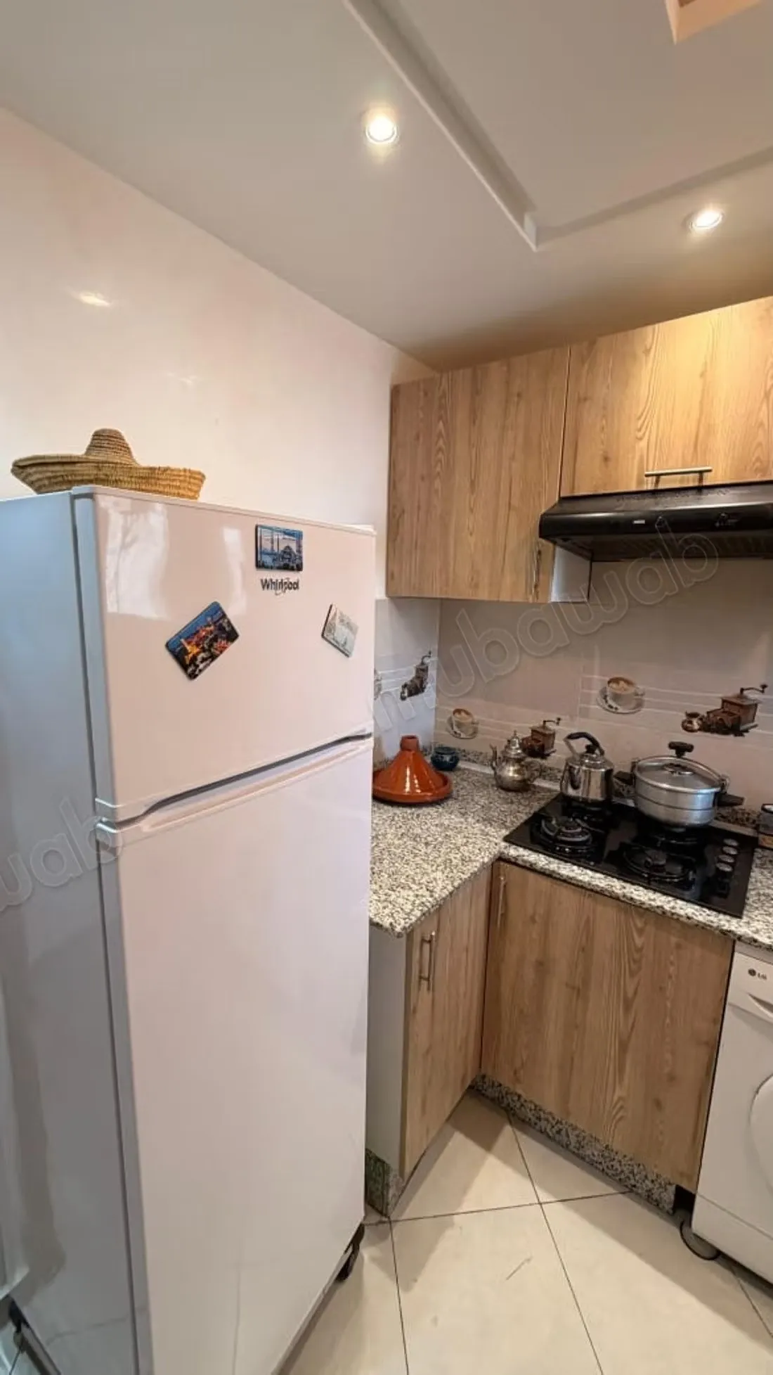 Location saisonnière à Ville Nouvelle. 1 Pièce. Cuisine bien... - أكادير (2)
