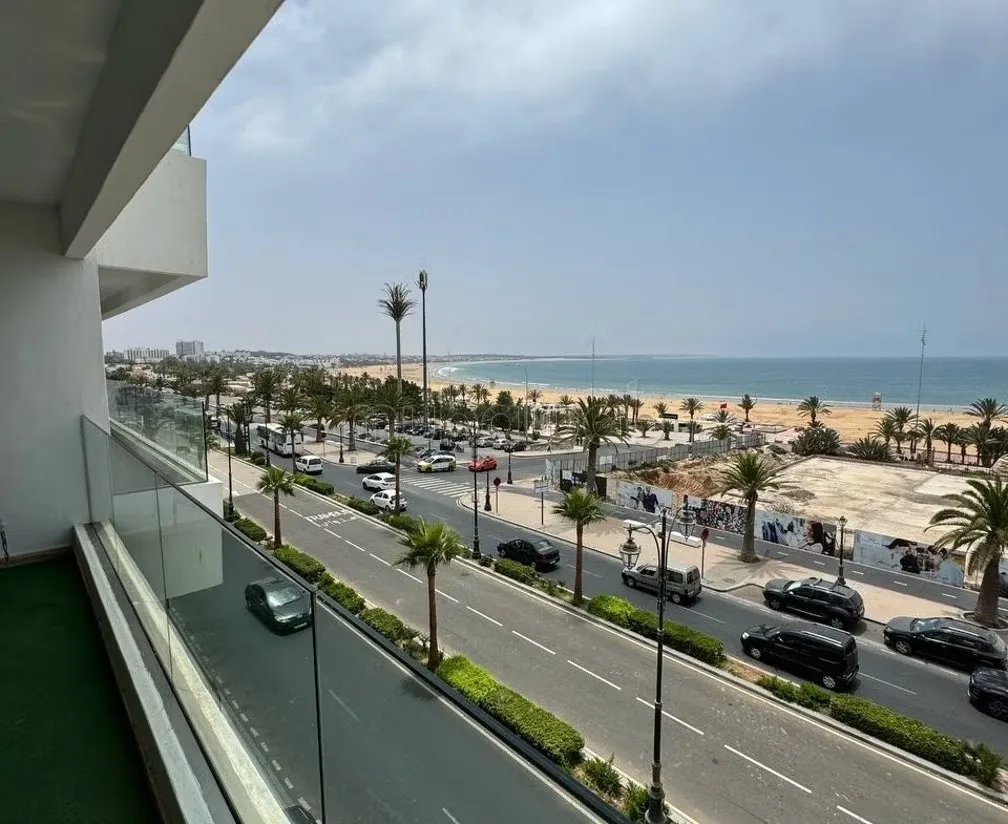 Bel appartement 3 chambres meublée vue sur mer - أكادير