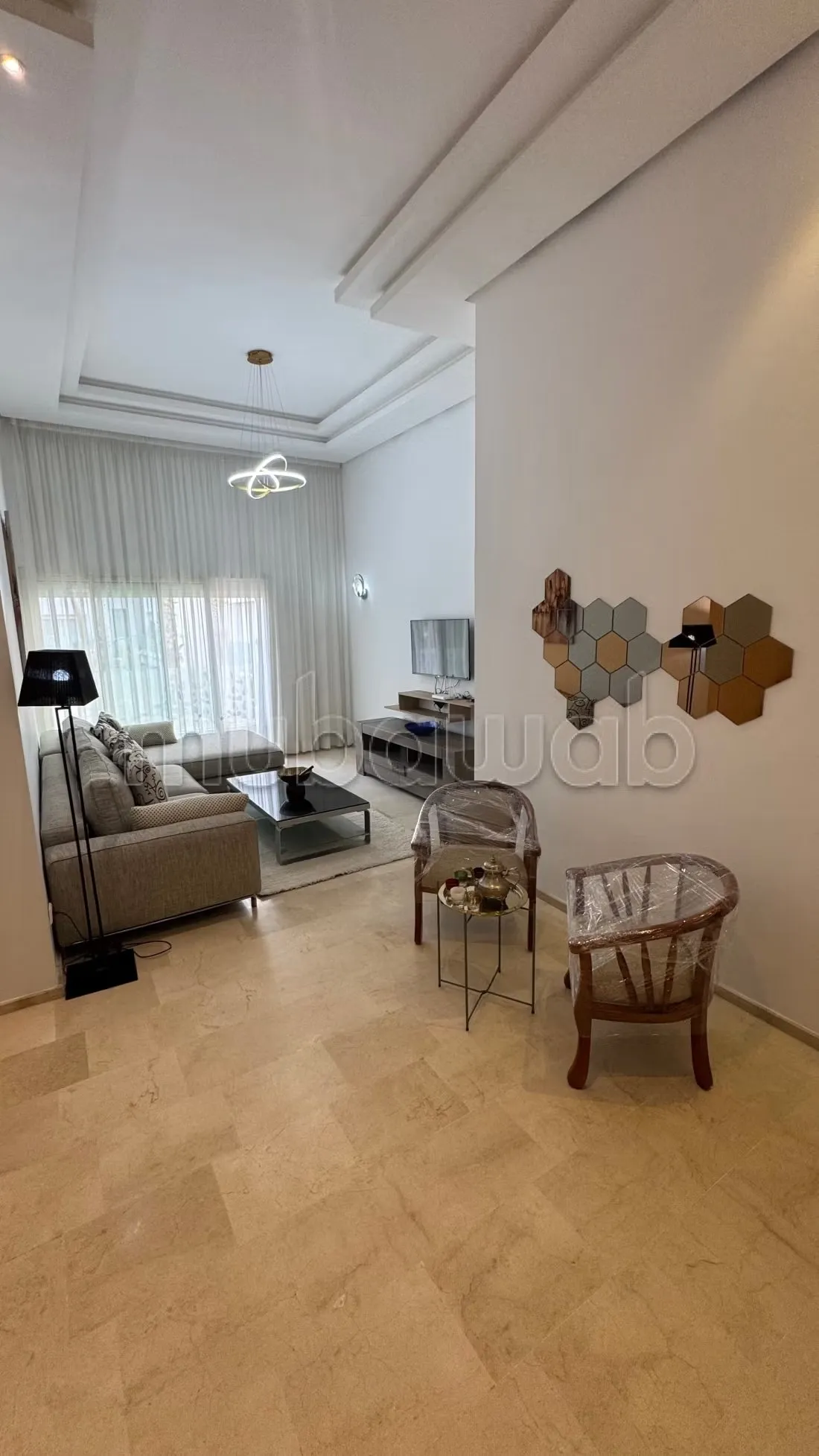 Appartement à louer trois chambres salon meublé a côté de Ve... - الدار البيضاء (3)