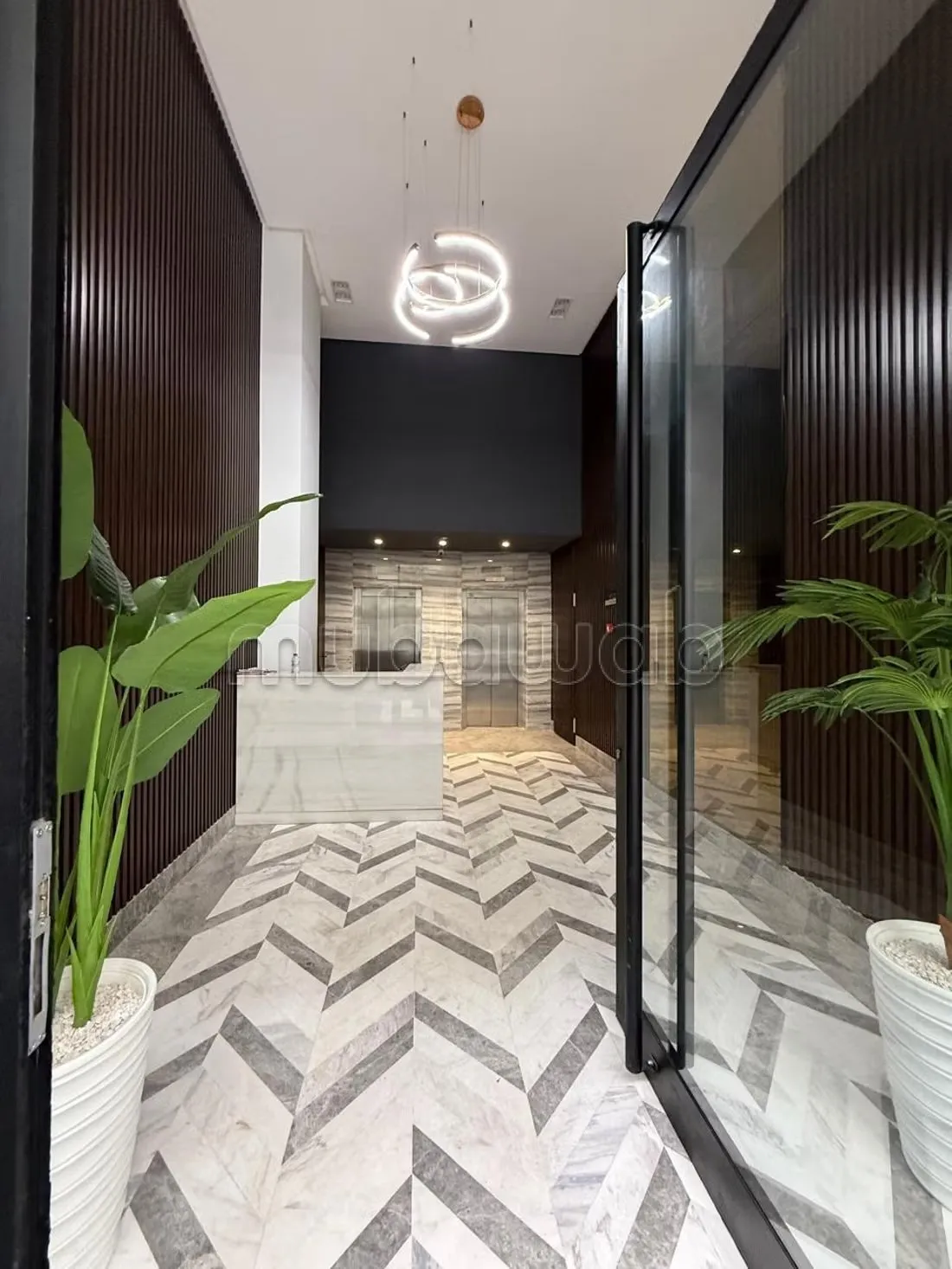 Studio meublé 47 m² à louer à Abdelmoumen, Balcon, parking... - الدار البيضاء (3)
