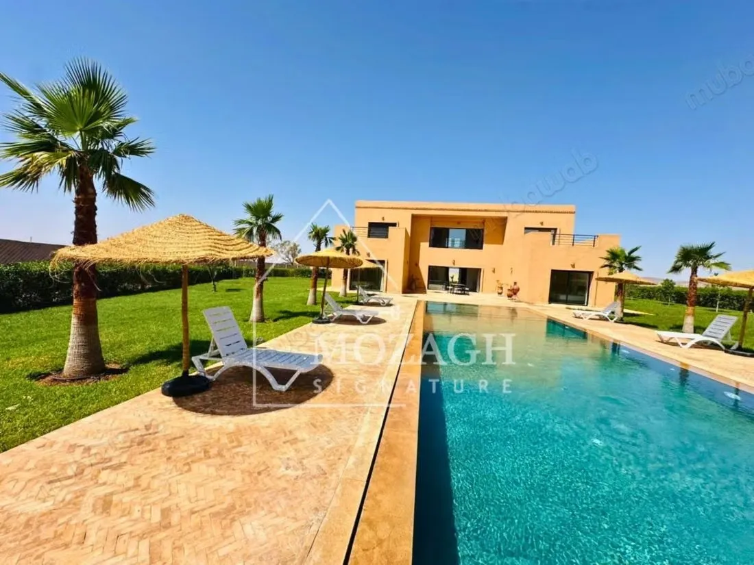 Spacieuse villa moderne et rare avec piscine privé - Bourrous (2)