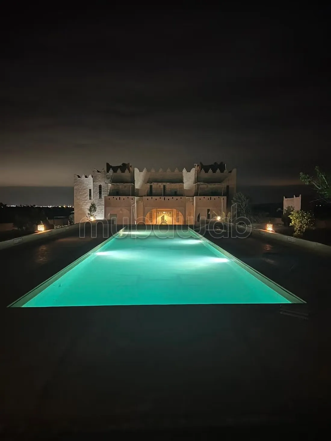 Vente villa d'hôte a 18km route casablanca - مراكش