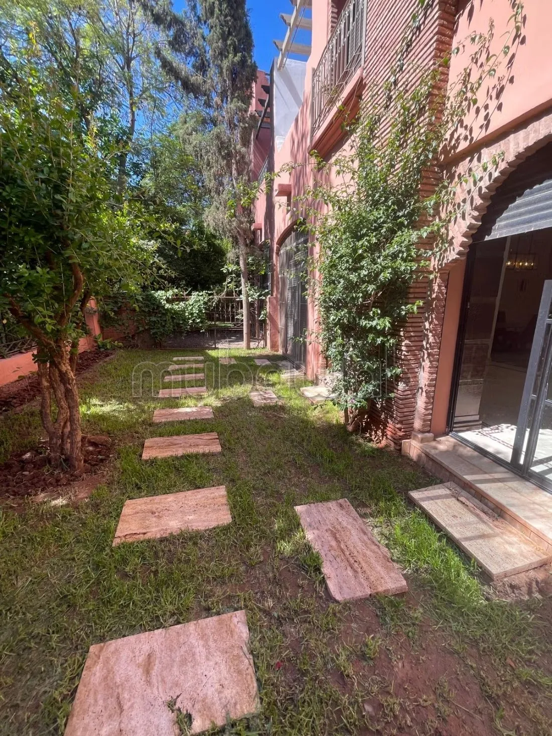 Villa titree 320m² 8km route fes - مراكش