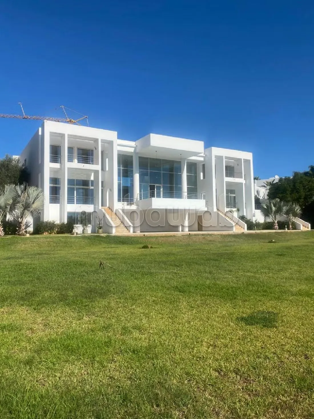 Villa neuve 4730m2 à souissi - الرباط