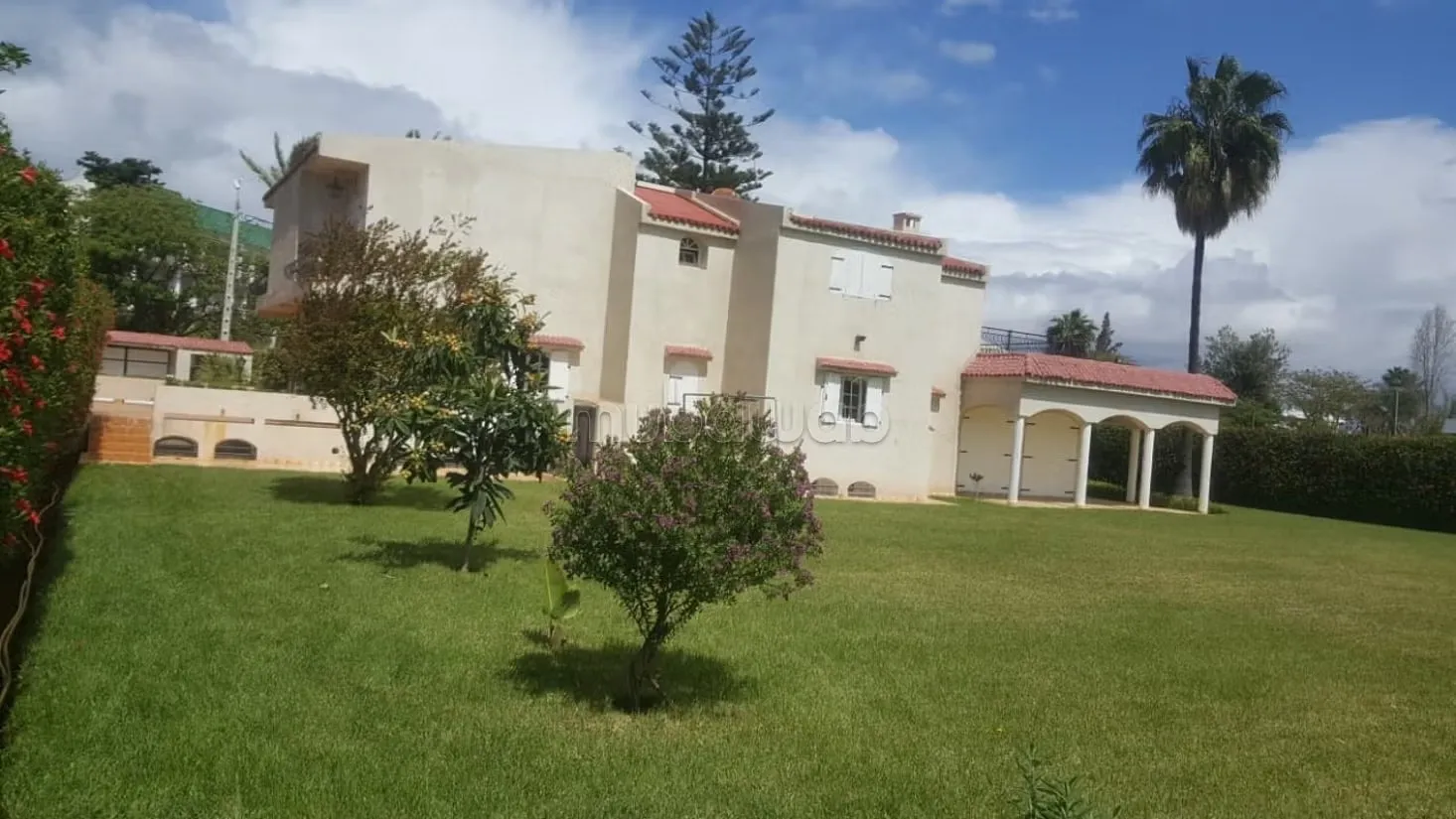Magnifique villa commerciale prés du megamall - الرباط