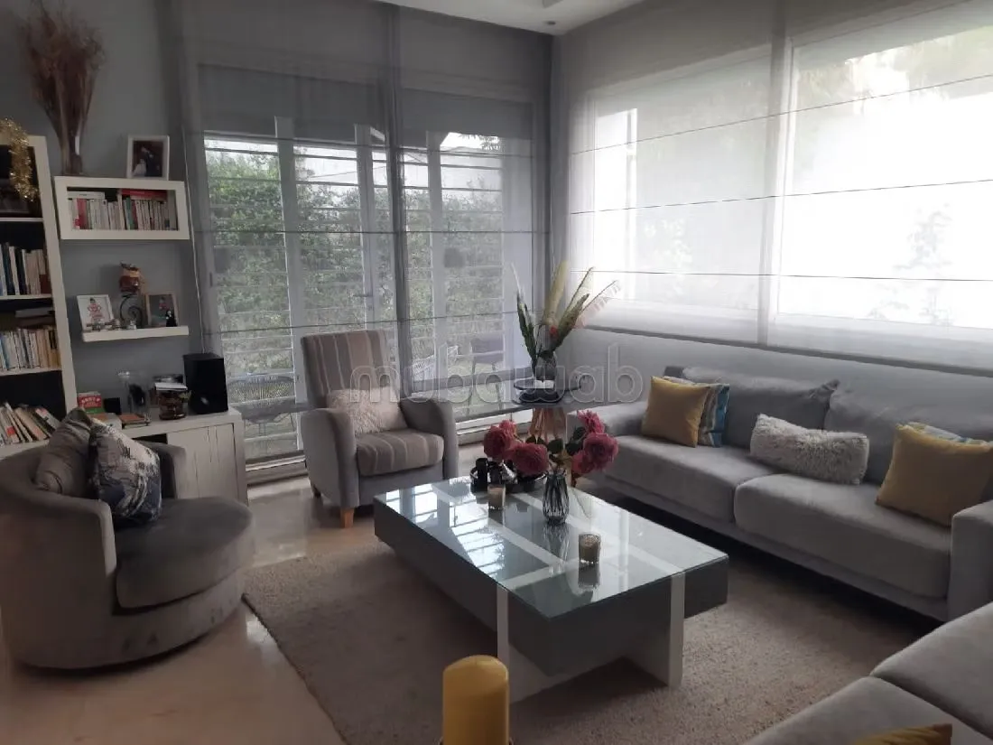 Jolie villa NEUVE avec un bon jardin - الرباط