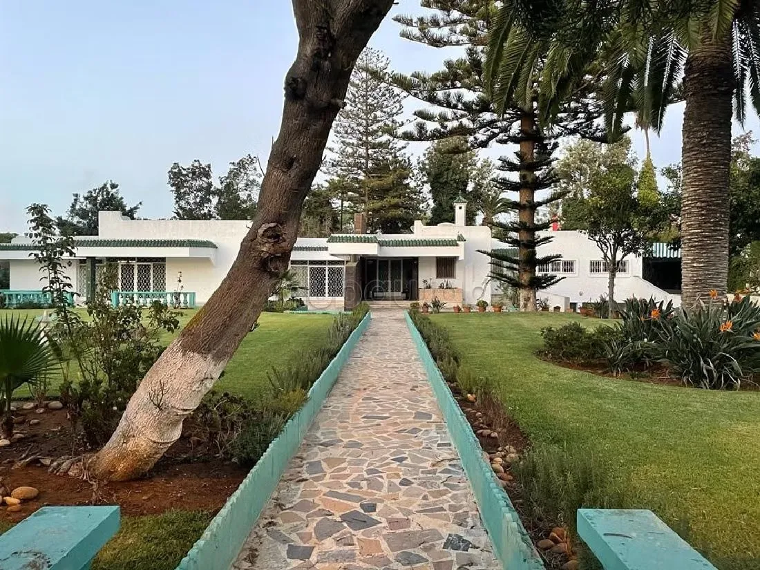 Belle villa à SOUISSI - الرباط
