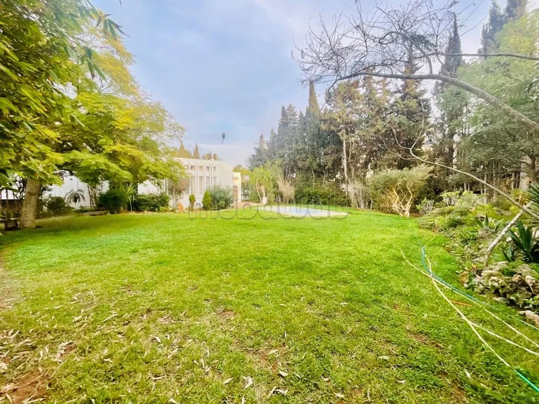 Belle villa à la pinéde souissi - الرباط