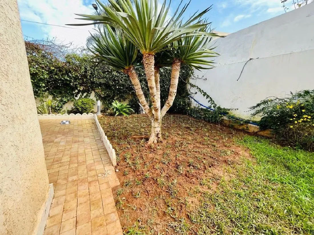 Vente villa de 2 niveaux au secteur 18 hay riad - الرباط