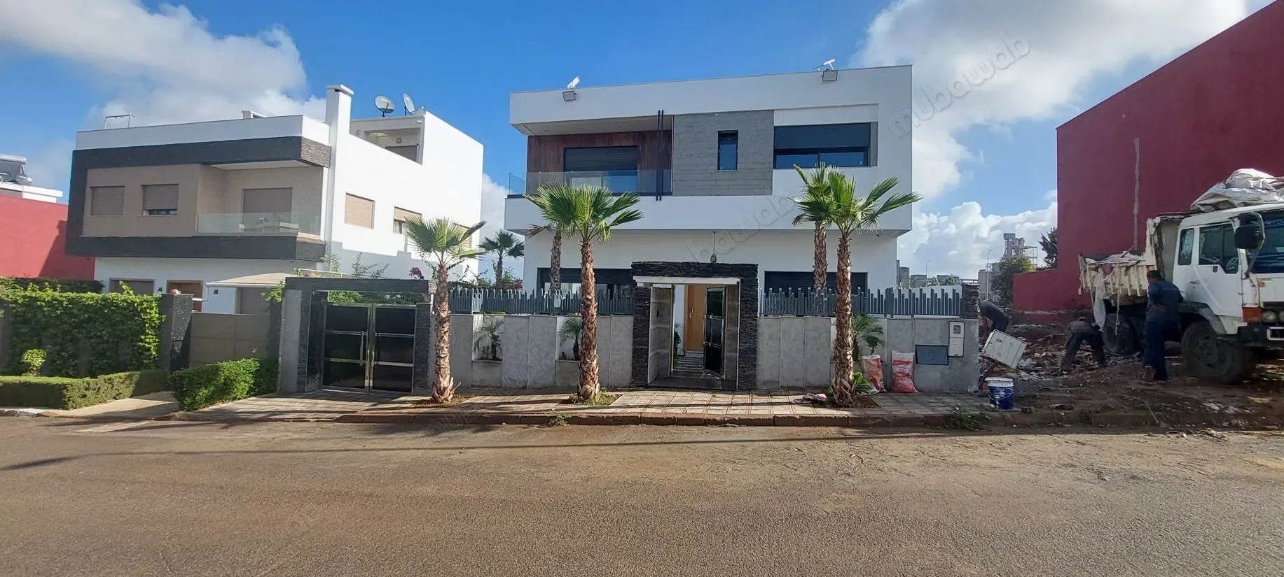 Villa neuve avec piscine - عين عتيق
