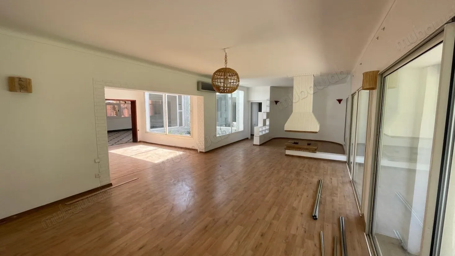 Villa de luxe à louer à Souissi. 
3 grandes pièces - الرباط (2)