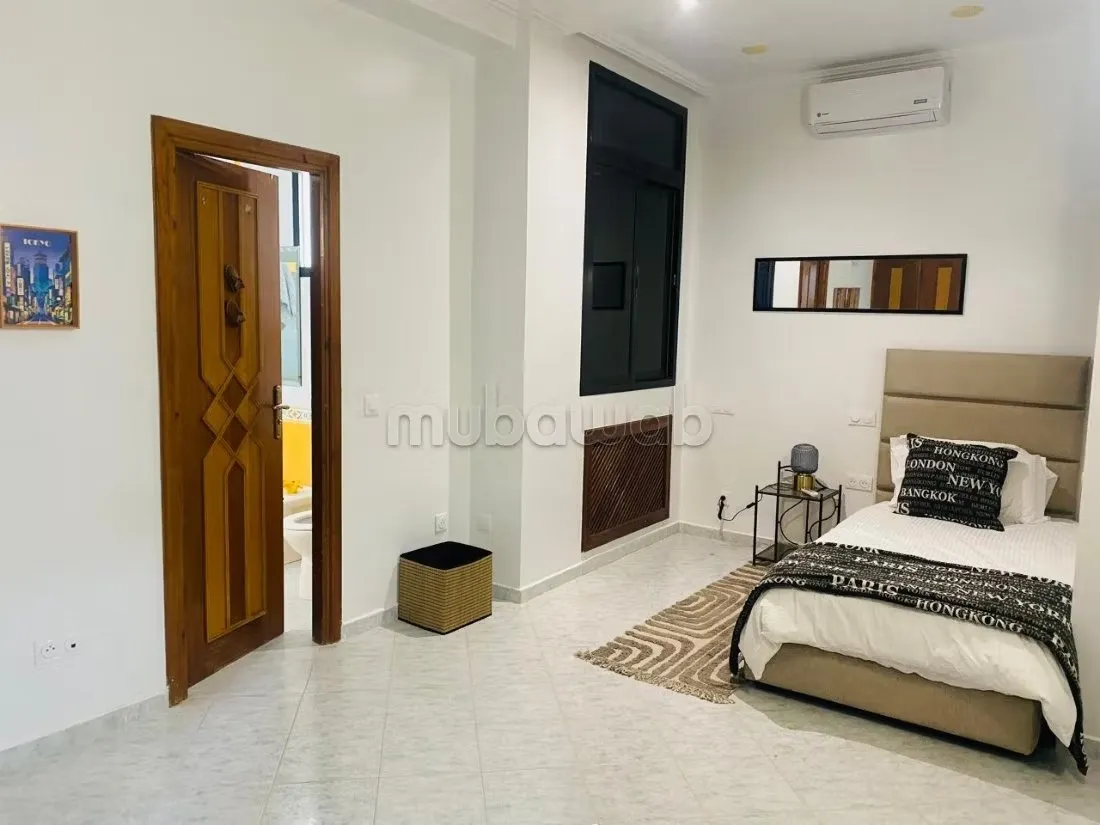 Location une tres jolie villa MEUBLEE à souissi - الرباط