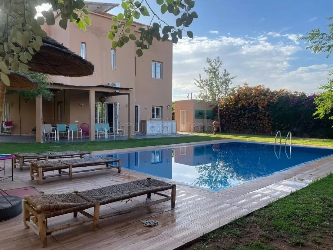 Belle villa avec piscine en sous location Ou vente - مراكش