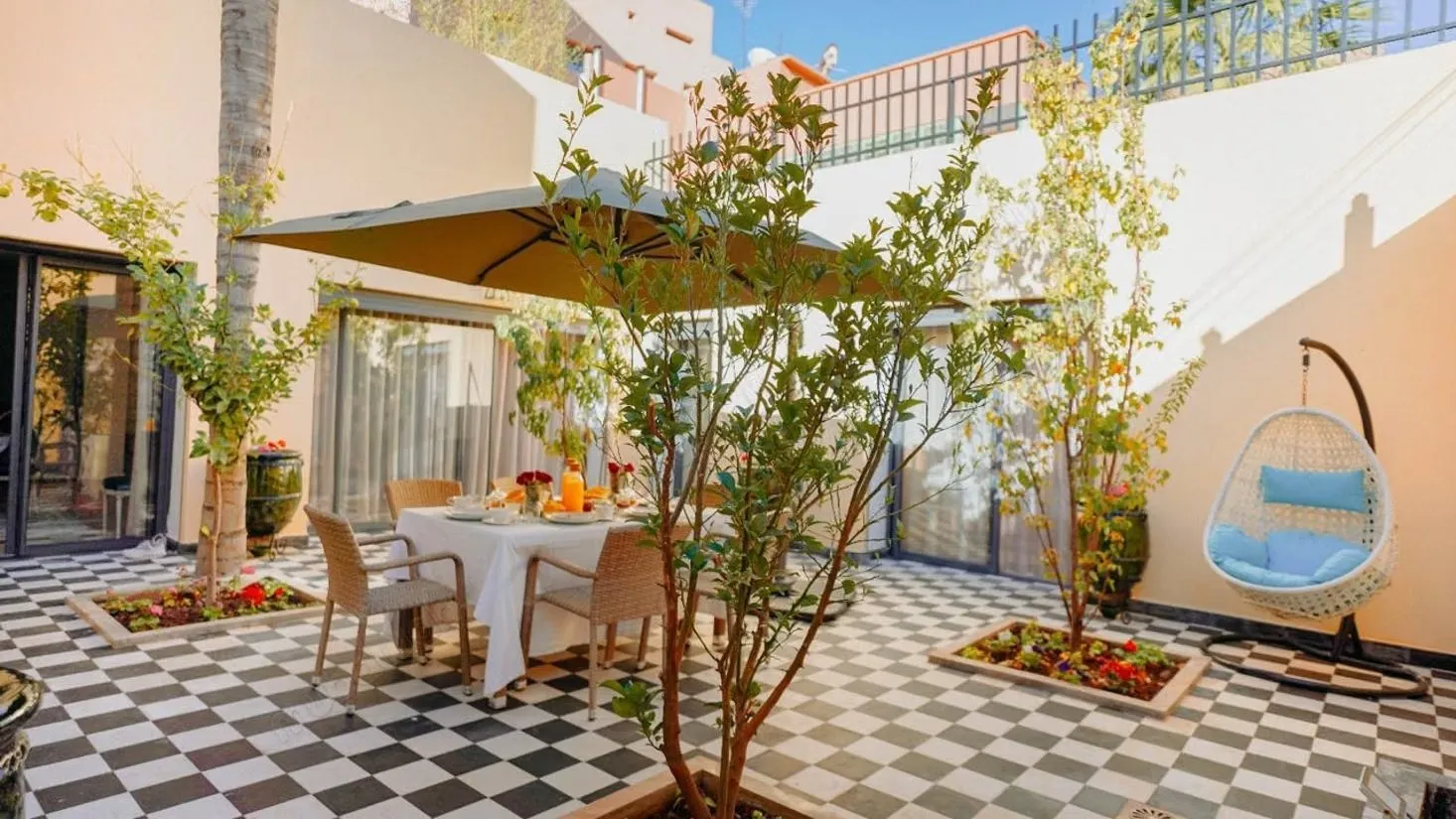 Rarissime Villa rénovée bien meublée à Guéliz - مراكش (2)