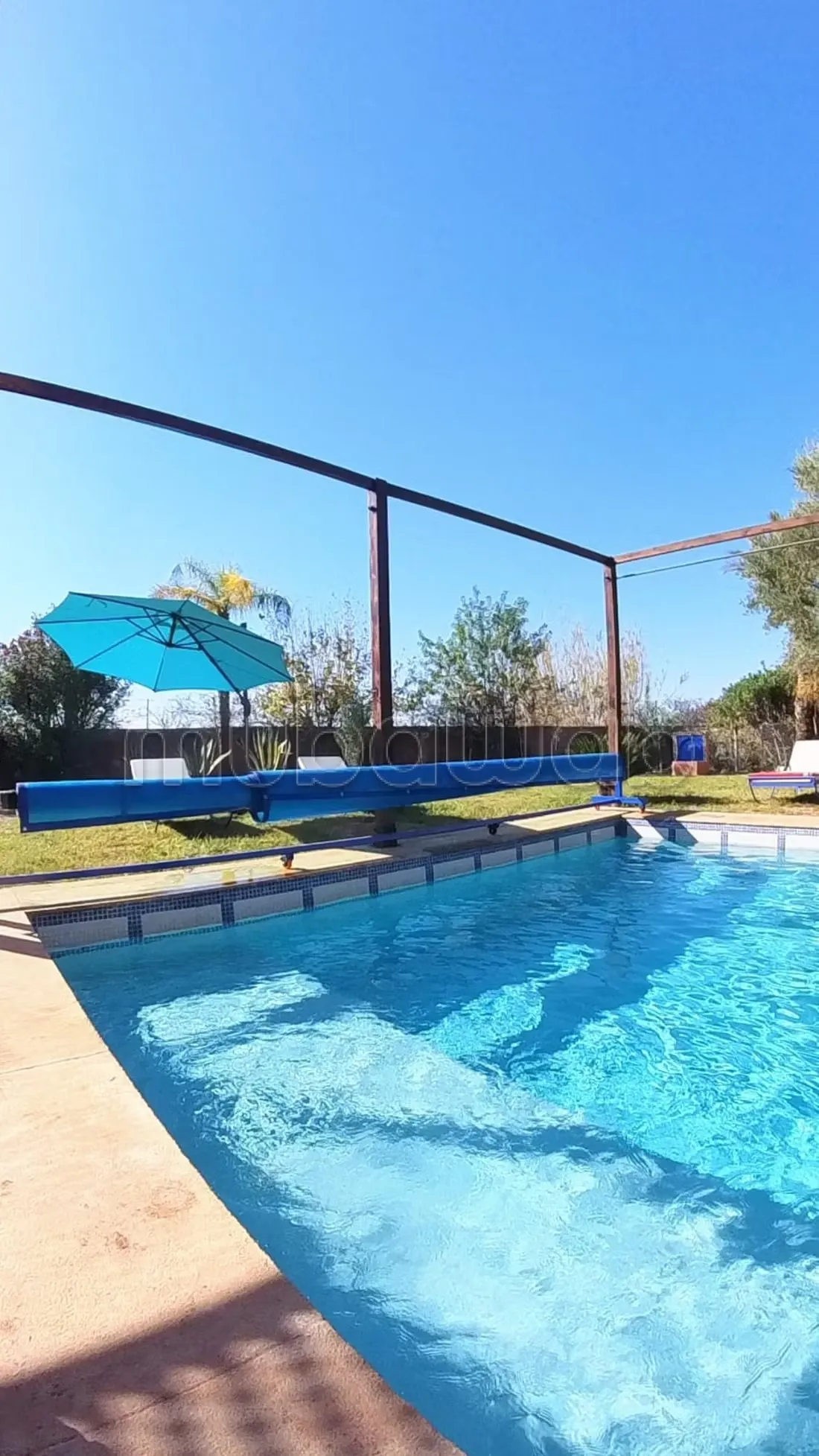 Villa à Louer avec Piscine Privée & Grand Jardin - مراكش