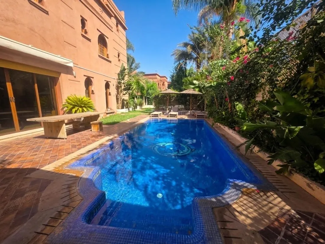 Villa de charme avec piscine beau jardin à Targa - مراكش