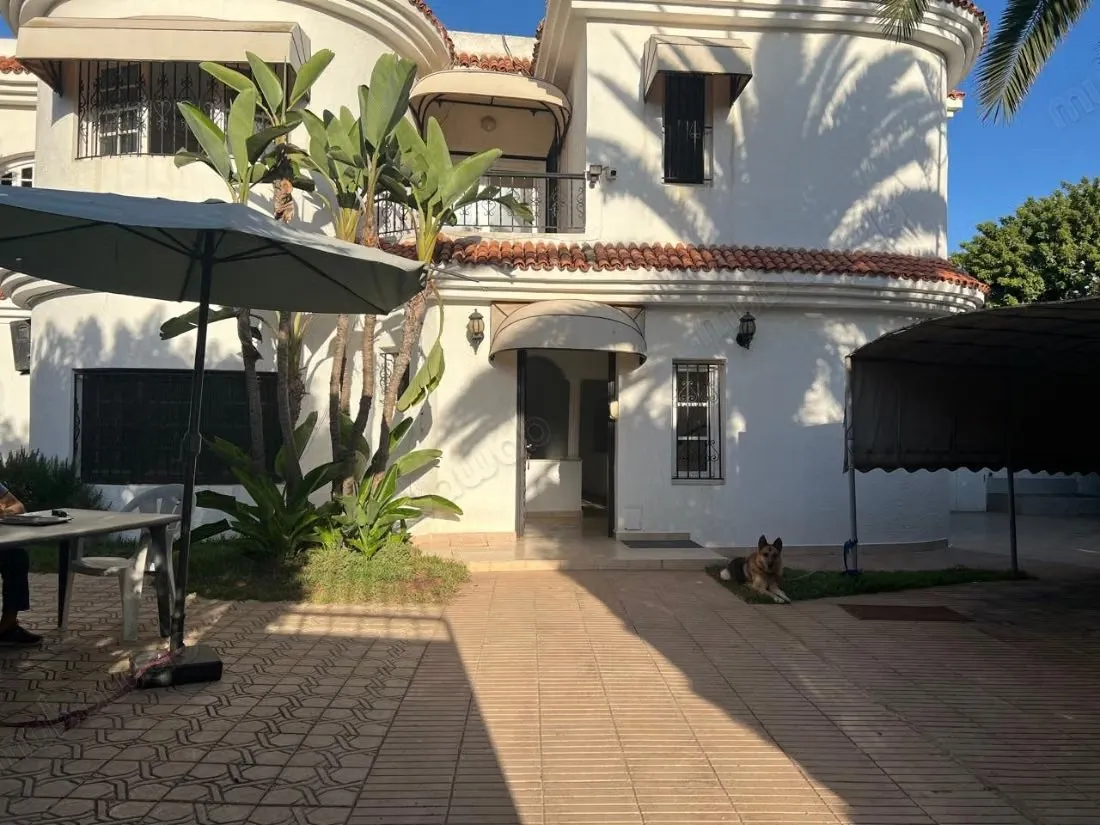 Somptueuse villa à louer à El Manar 
El Hank - الدار البيضاء