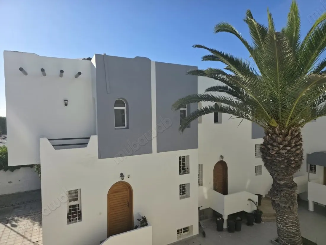Villa meublée, 400 m de la plage et à 10 min Hay Ryad - تمارة