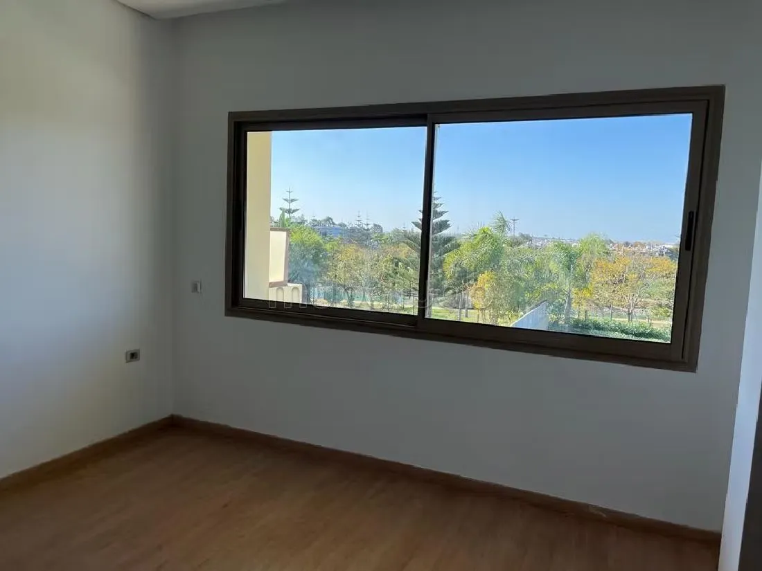 Superbe villa vide à louer à Bouskoura - بوسكورة (2)