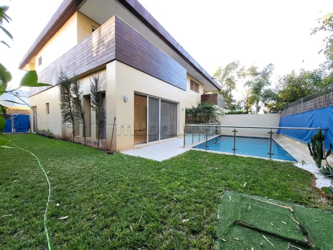 VILLA à BOUSKOURA pour location avec piscine 320m² - بوسكورة