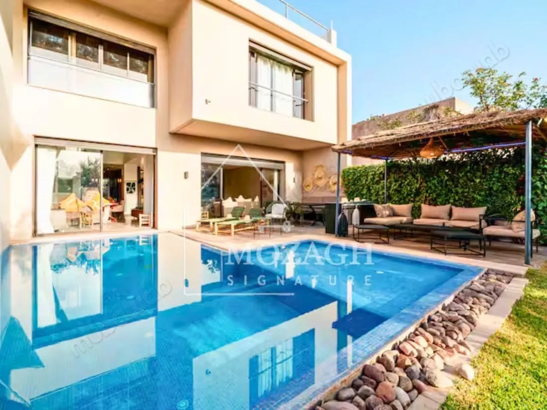 Magnifique villa piscine sur résidence golfique - مراكش