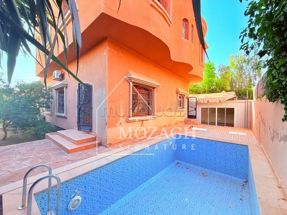 Jolie villa avec piscine privée à Targa - مراكش