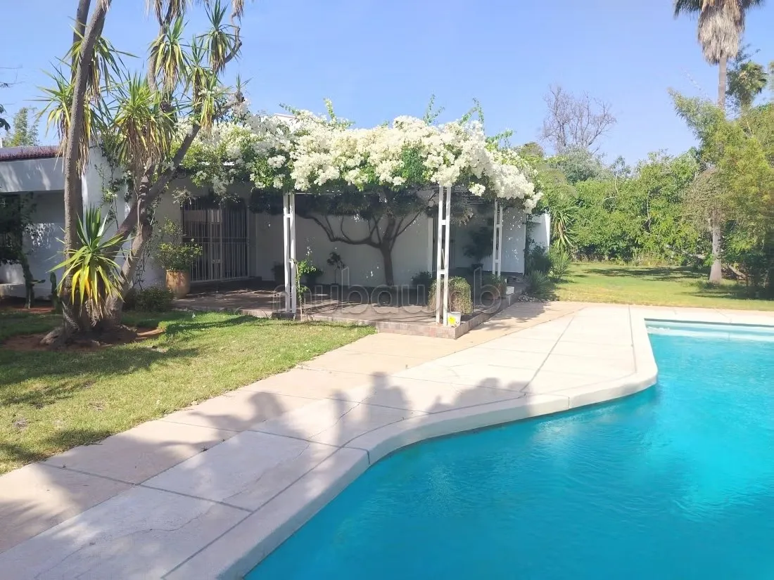 À louer – Magnifique villa avec piscine à Souissi - الرباط (3)
